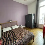 Familial Typiquement Parisien Lägenhet *