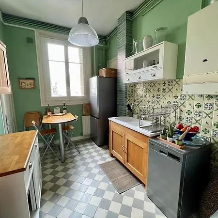 Apartment Familial Typiquement Parisien *